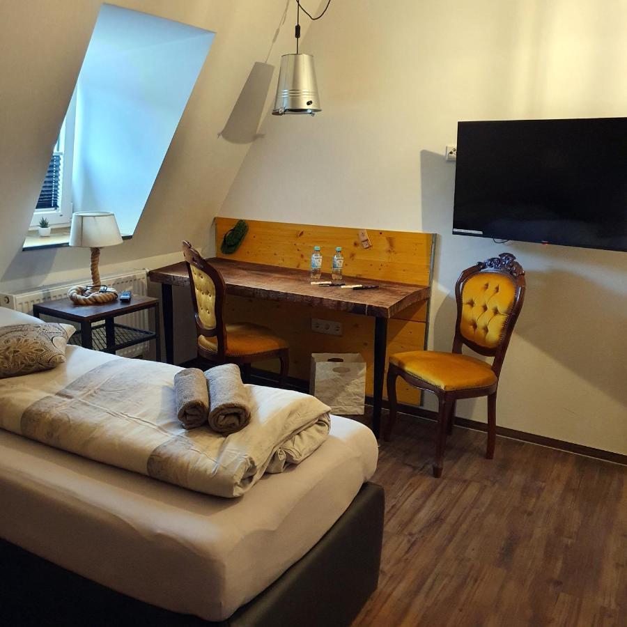 Victory Guesthouse - Handwerker Pension Bielefeld Ngoại thất bức ảnh