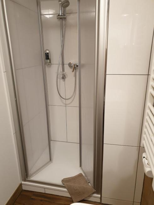 Victory Guesthouse - Handwerker Pension Bielefeld Ngoại thất bức ảnh
