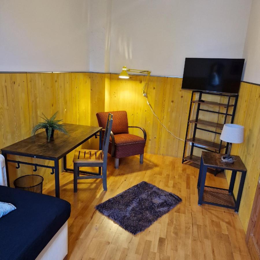 Victory Guesthouse - Handwerker Pension Bielefeld Ngoại thất bức ảnh